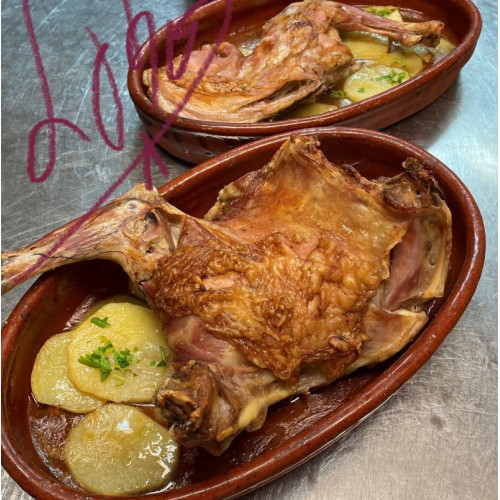 Lechazo asado en horno de piedra | Asador PanXon