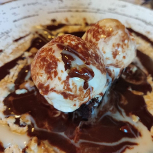 Brownie con chocolate y helado a domicilio | Asador PanXon