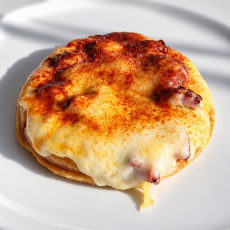 Hojaldre y pulpo gratinado con queso de tetilla a domicilio | Asador PanXon