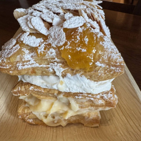 Hojaldre casero de crema y nata a domicilio en Madrid | Asador PanXón